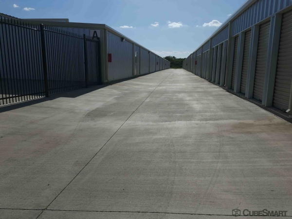 Facility photo: //images.sparefoot.com/medium/241661689493b865386.jpg