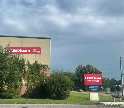 Storage Units at CubeSmart Self Storage - Garwood Ave - 3959 Garwood Avenue