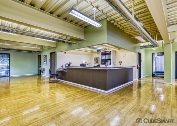 Facility photo: //images.sparefoot.com/medium/24166269fc697c810ed.jpg