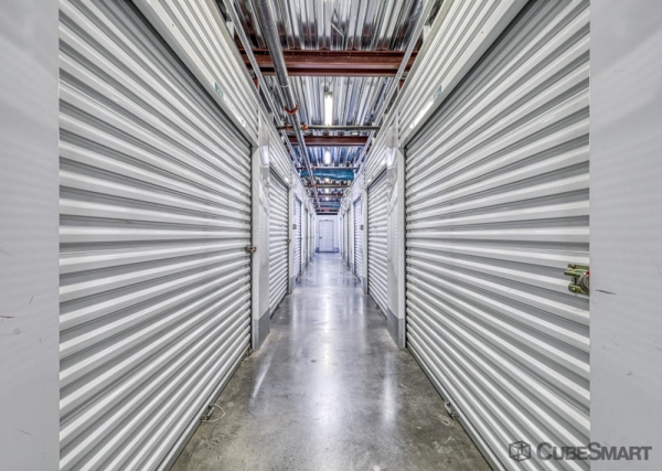 Facility photo: //images.sparefoot.com/medium/24166269fc697da5b23.jpg