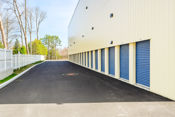 Facility photo: //images.sparefoot.com/medium/24166768961131176f2.png