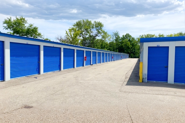 Facility photo: //images.sparefoot.com/medium/24167268b806b776040.jpg