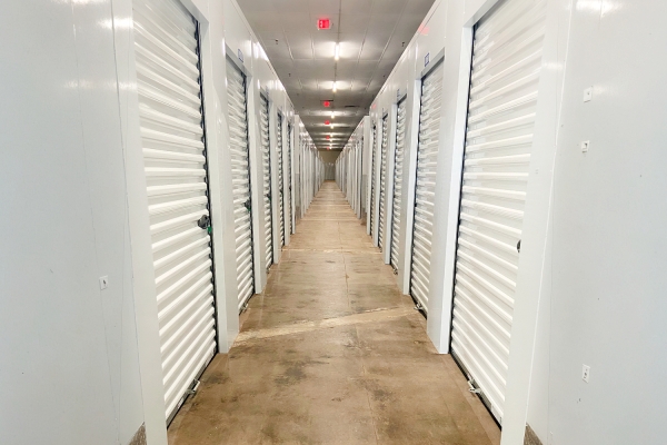 Facility photo: //images.sparefoot.com/medium/24168268b805bd17051.jpg