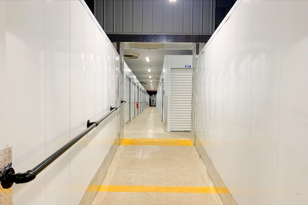 Facility photo: //images.sparefoot.com/medium/24168368b7ee3d97e32.jpg
