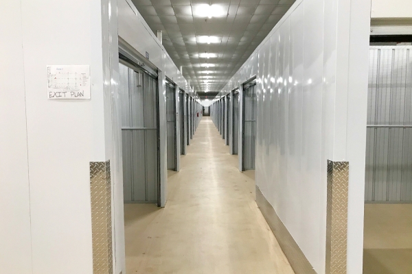Facility photo: //images.sparefoot.com/medium/24168768b8062424236.jpg