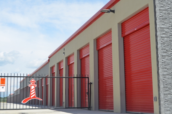 Facility photo: //images.sparefoot.com/medium/2416956888e7ee0a99f.jpg