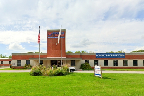 Facility photo: //images.sparefoot.com/medium/24170268b8830990a30.jpg