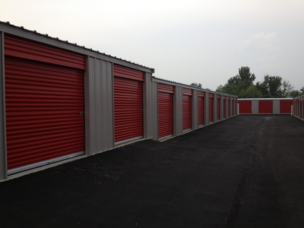 Facility photo: //images.sparefoot.com/medium/2417116889158586f44.jpg