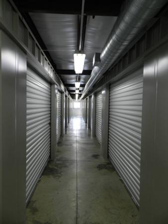 Facility photo: //images.sparefoot.com/medium/2417116889158816350.jpg