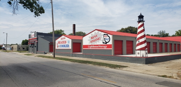 Facility photo: //images.sparefoot.com/medium/241712688917aa81b36.jpg
