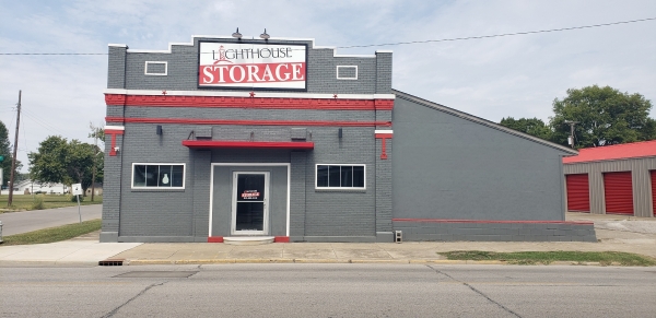 Facility photo: //images.sparefoot.com/medium/241712688917abf0fa6.jpg