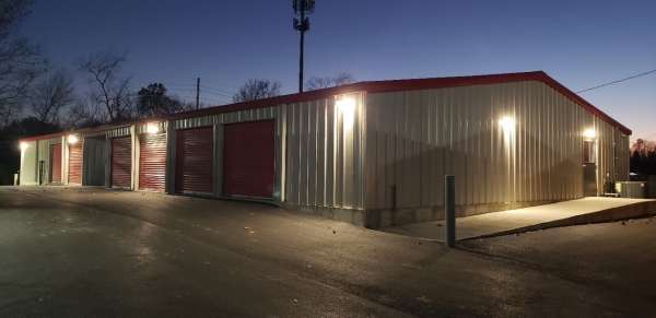 Facility photo: //images.sparefoot.com/medium/2417176889374280e33.jpg