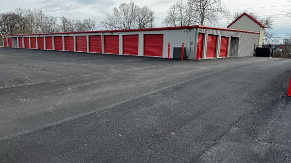 Facility photo: //images.sparefoot.com/medium/2417176889374626e82.jpg