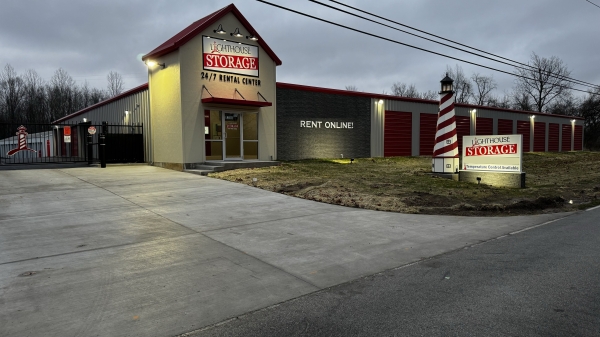 Facility photo: //images.sparefoot.com/medium/2417176889374848954.jpg