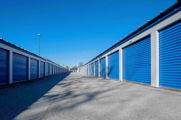 Facility photo: //images.sparefoot.com/medium/24171868b802224b0ec.jpg