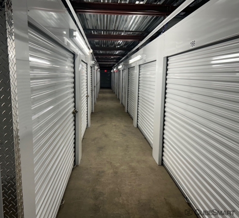 Facility photo: //images.sparefoot.com/medium/241719689489279a406.jpg