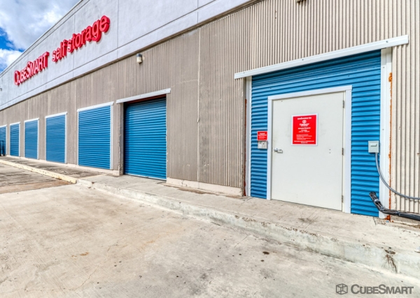 Facility photo: //images.sparefoot.com/medium/24171969e0a9499cb53.jpg