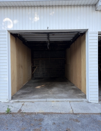 Facility photo: //images.sparefoot.com/medium/24172068af62bbb0ccc.jpeg