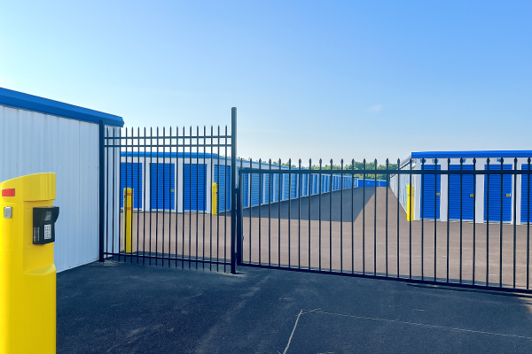 Facility photo: //images.sparefoot.com/medium/24172968a62a0a4c227.png
