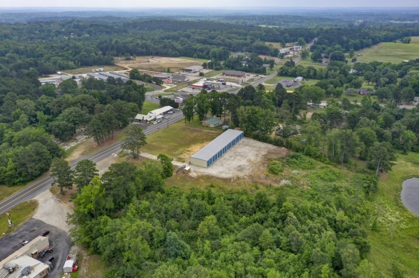 Facility photo: //images.sparefoot.com/medium/241742688bd2ed56b46.jpg