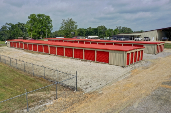Facility photo: //images.sparefoot.com/medium/241743688bc94c6551c.jpg