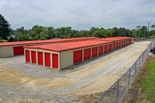 Facility photo: //images.sparefoot.com/medium/241743688bc969e038f.jpg