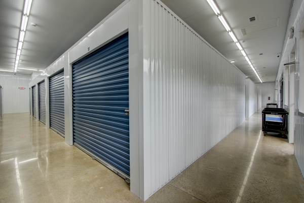 Facility photo: //images.sparefoot.com/medium/241745688bc6d03c659.jpg