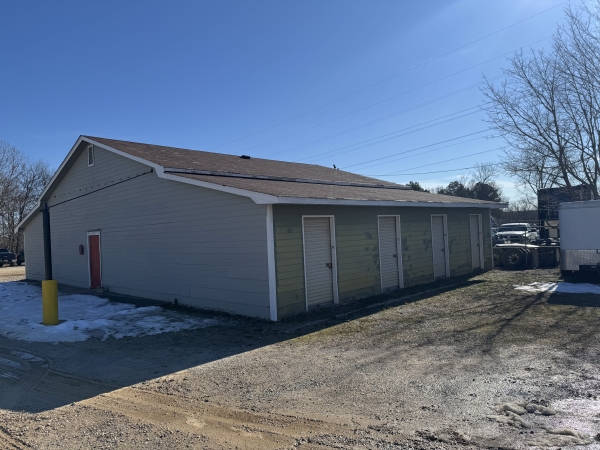 Facility photo: //images.sparefoot.com/medium/2417466890cf483ee53.jpg