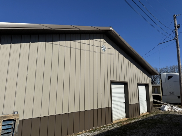 Facility photo: //images.sparefoot.com/medium/2417466890cfc3c4a84.jpg