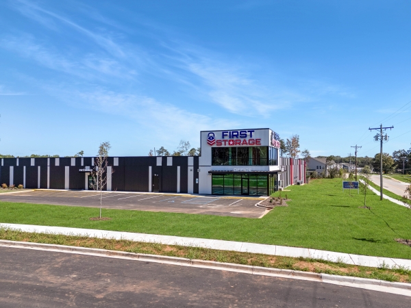 Facility photo: //images.sparefoot.com/medium/2417476914ea1a1fbb5.jpg