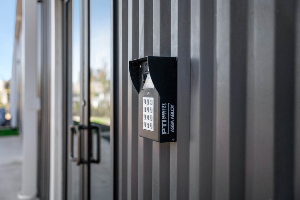 Facility photo: //images.sparefoot.com/medium/2417476914eabd8c0db.jpg