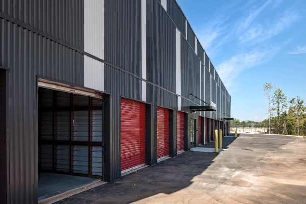 Facility photo: //images.sparefoot.com/medium/2417476914eac01145d.jpg