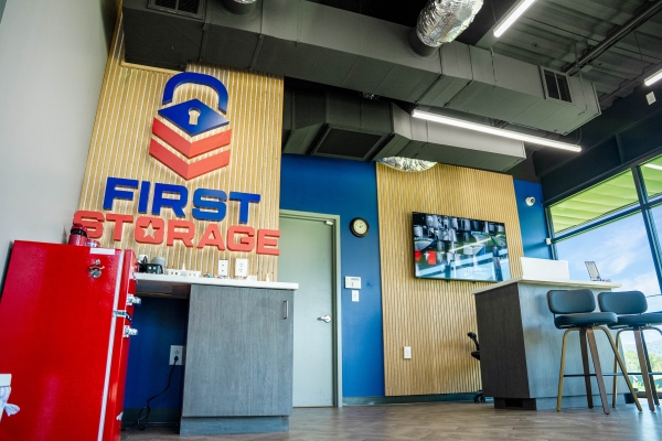 Facility photo: //images.sparefoot.com/medium/2417476914eac2b6649.jpg