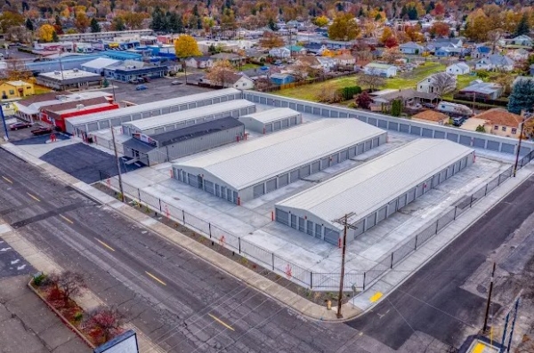 Facility photo: //images.sparefoot.com/medium/241748688bc2e33c860.jpg