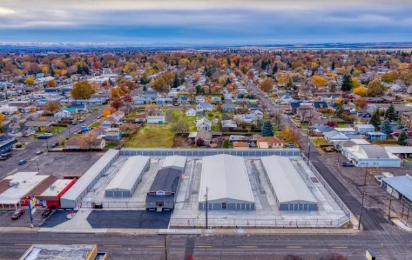Facility photo: //images.sparefoot.com/medium/241748688bc2f5313b2.jpg