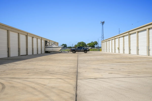 Outrig Storage - Boat Stop