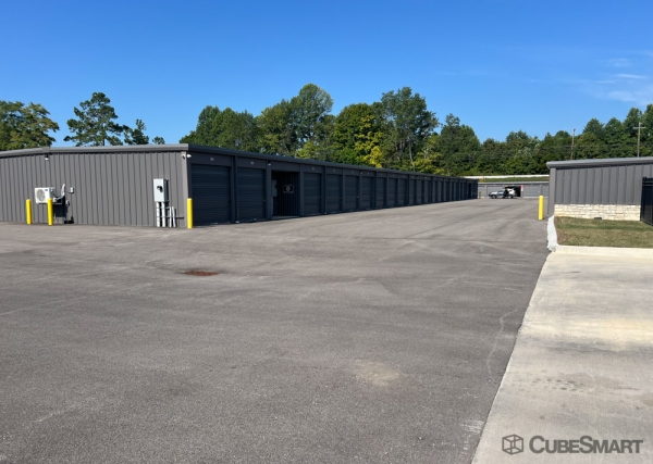 Facility photo: //images.sparefoot.com/medium/24175169031c41d8b11.jpg