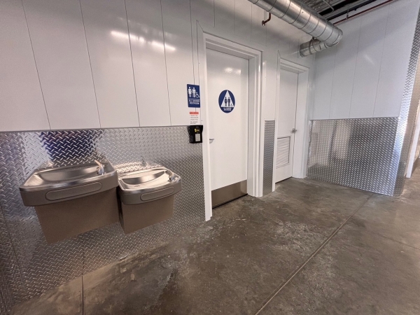 Facility photo: //images.sparefoot.com/medium/24175668e433d9e6f2f.jpg