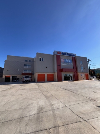 Facility photo: //images.sparefoot.com/medium/24175668e4341f20d76.jpg