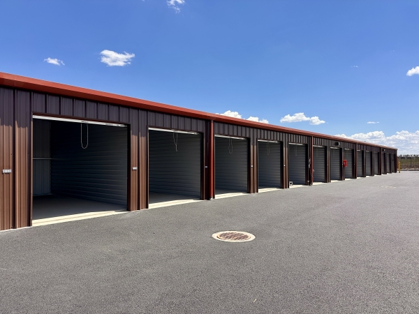 Facility photo: //images.sparefoot.com/medium/2417606896407bf2e96.jpg