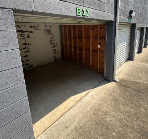 Facility photo: //images.sparefoot.com/medium/241761689215ec8f971.jpg