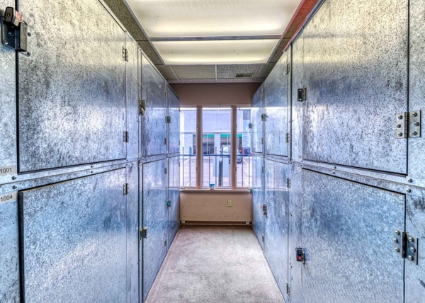 Facility photo: //images.sparefoot.com/medium/24176968921aa65bdfd.jpg