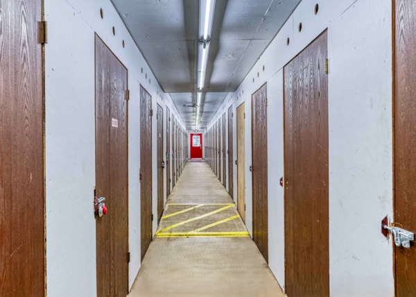 Facility photo: //images.sparefoot.com/medium/24177068921b60c79a3.jpg
