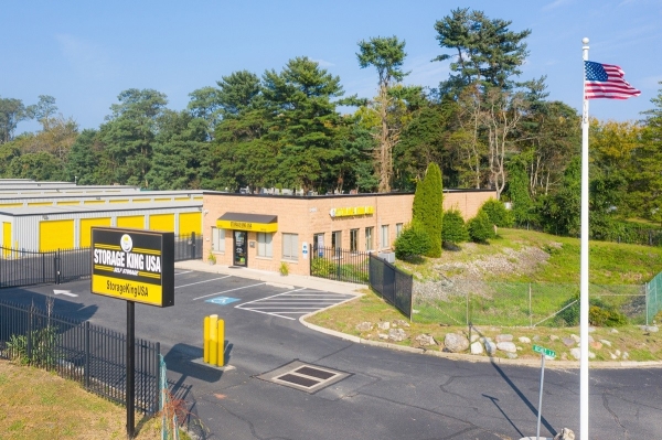 Facility photo: //images.sparefoot.com/medium/241778689108e3aadf4.jpg