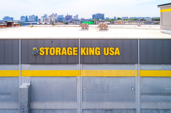 Facility photo: //images.sparefoot.com/medium/24177968910ab180761.jpg