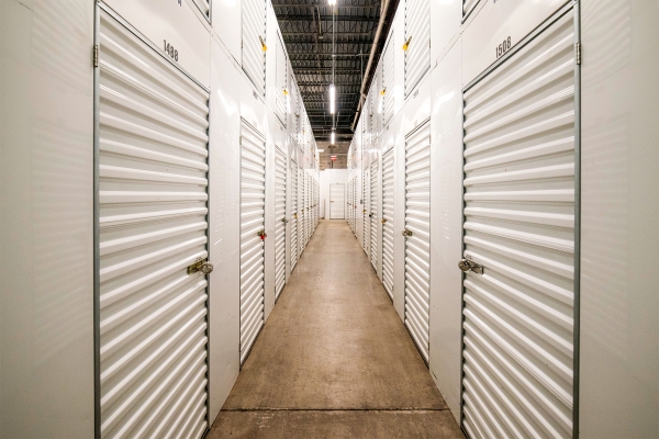 Facility photo: //images.sparefoot.com/medium/24177968910ab4cd41f.jpg