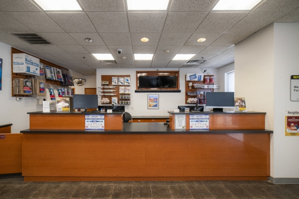 Facility photo: //images.sparefoot.com/medium/24177968910ab7b22b6.jpg