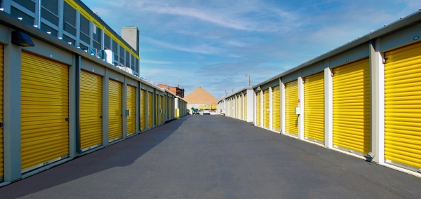 Facility photo: //images.sparefoot.com/medium/241780689115cd0dadb.jpg