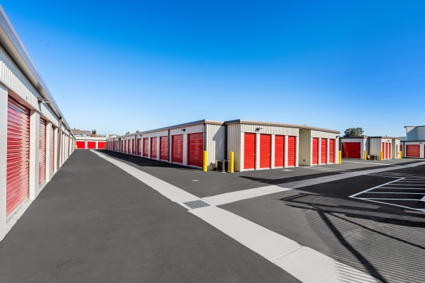 Facility photo: //images.sparefoot.com/medium/24178368939a64a1cd4.jpg
