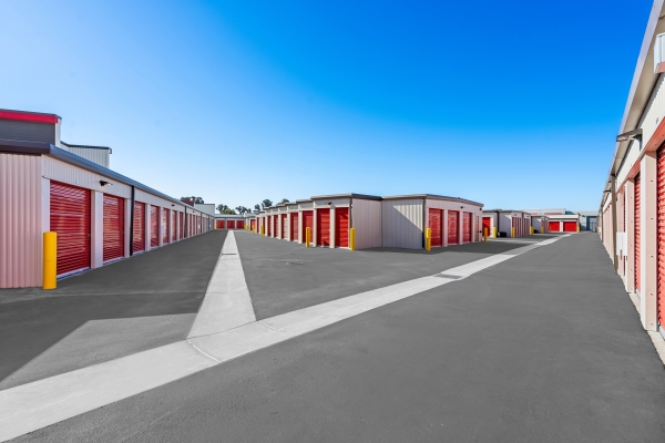 Facility photo: //images.sparefoot.com/medium/24178368939a697035b.jpg
